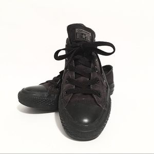All Black Low Converse Size 6